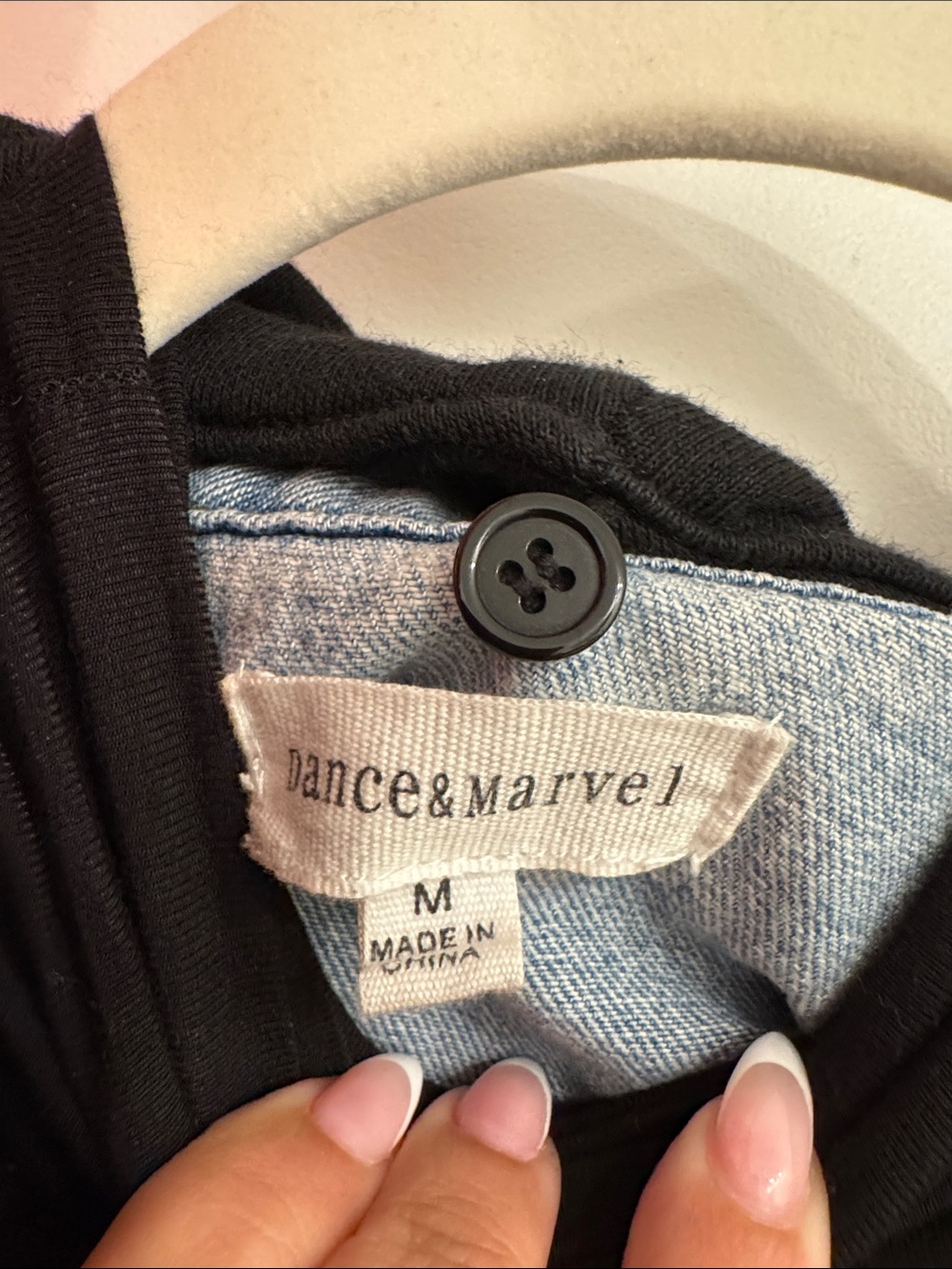 Cropped embellished Denim jacket with sweatshirt sleeves and detachable hood. - Picture 4 of 4